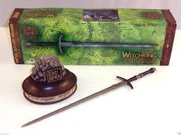 UC-ouvre-lettre-witchking-sword