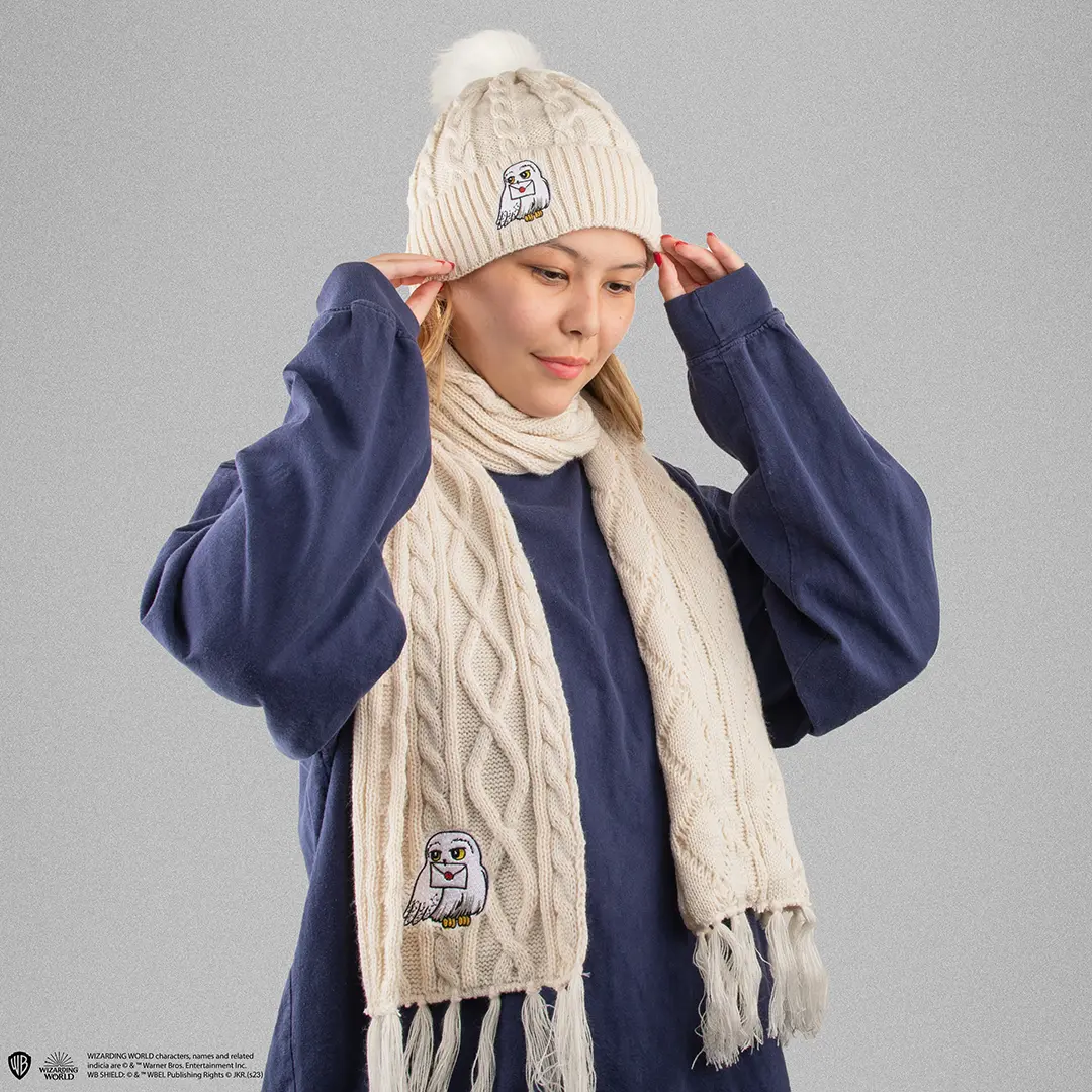 CR1900_VUE4_1080 Set bonnet et écharpe Hedwige - Harry Potter – Image 1